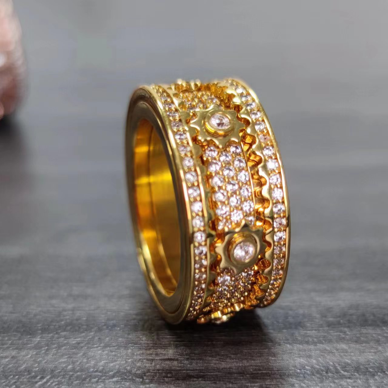 Cincin Gear Berputar Unik – Model Couple, Cincin Hoki & Anti Stres perhiasandirect