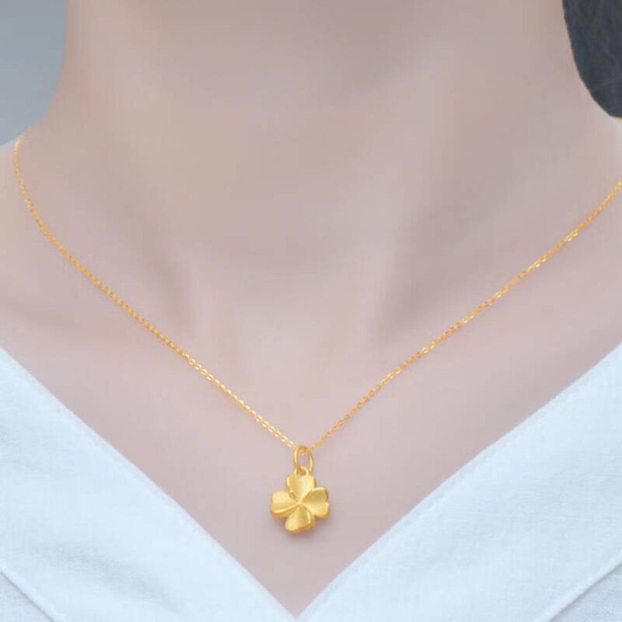 Kalung Liontin four-leaf clover Emas – Perhiasan Mewah Pembawa Keberuntungan untuk Wanita 我的商店