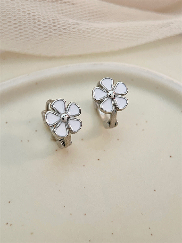 Anting titanium motif bunga aster kecil retro Korea untuk wanita anting sederhana - perhiasandirect