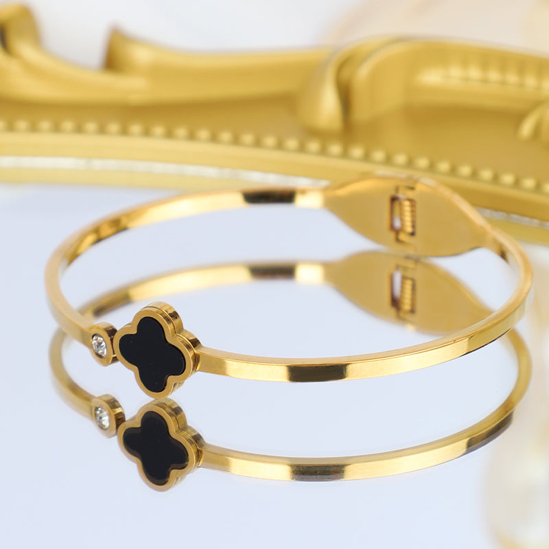 Wanita antik berkata kalung Four Leaf Clover  Liontin Berlian - Baja Tahan Karat Lapis Emas, tidak kusam, elegan dan modis! - 我的商店