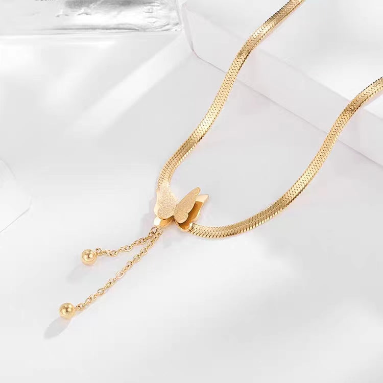 Kalung Kupu-Kupu Emas 18K - Stainless Steel Anti Pudar & Hypoallergenic | Perhiasan Wanita Elegant - 我的商店