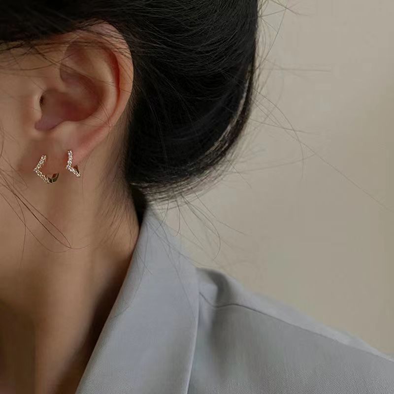 Anting Hoop Mini Lapis Emas 14K dengan Zirkonia - 1 Pasang | Anting Huggie & Cartilage - 我的商店