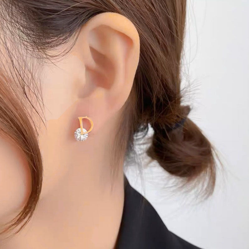 Anting Huruf D Wanita - Stainless Steel Anti Kusam, Hadiah Elegan - 我的商店