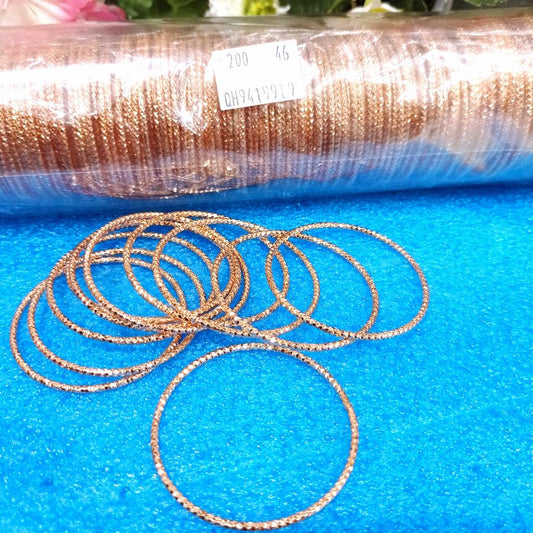 Gelang pacar emas pecah kelas atas yang ringan dan mewah dengan retensi warna baja titanium dalam gaya manis dan keren. perhiasandirect