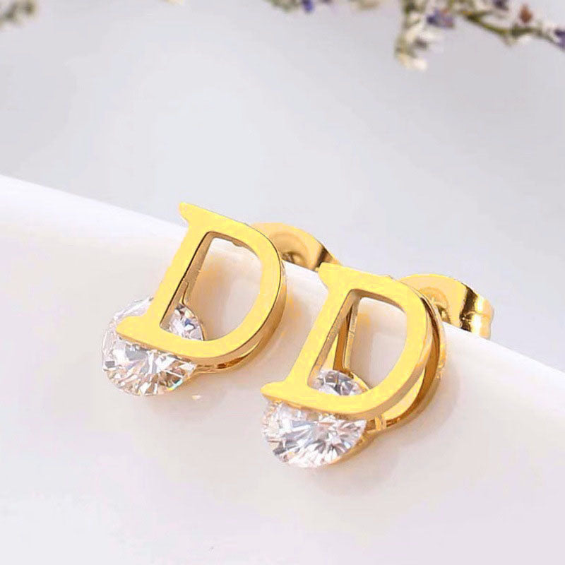 Anting Huruf D Wanita - Stainless Steel Anti Kusam, Hadiah Elegan