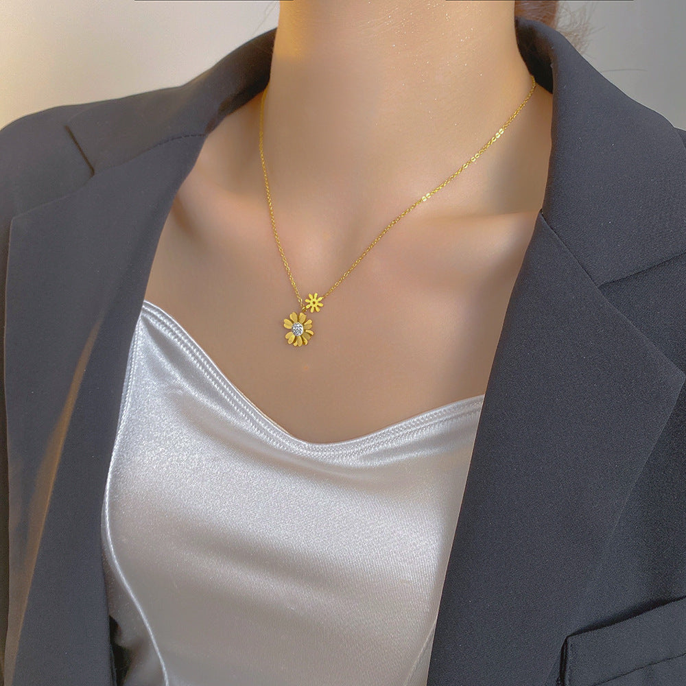 Gosir Kalung Wanita Liontin Bunga Daisy - Stainless Steel Lapis Emas, Tidak Kusam, Elegan & Trendi! - 我的商店