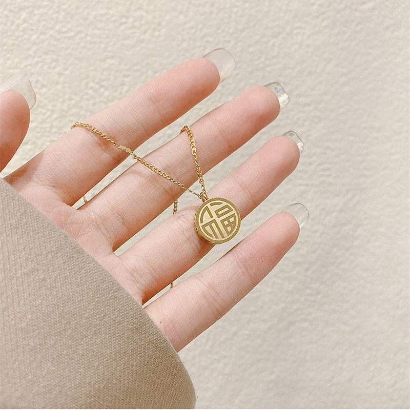 Kalung Lucky 'Fu' Stainless Steel untuk Wanita - Pendant Mewah Dua Sisi dengan Rantai Emas | Aksesoris Perhiasan Elegan - 我的商店