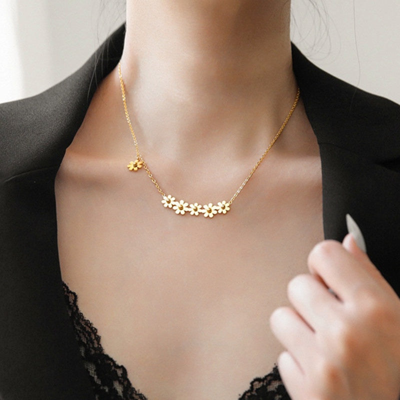 Kalung Wanita Liontin Bunga Daisy - Stainless Steel Lapis Emas, Tidak Kusam, Elegan & Trendi! - 我的商店