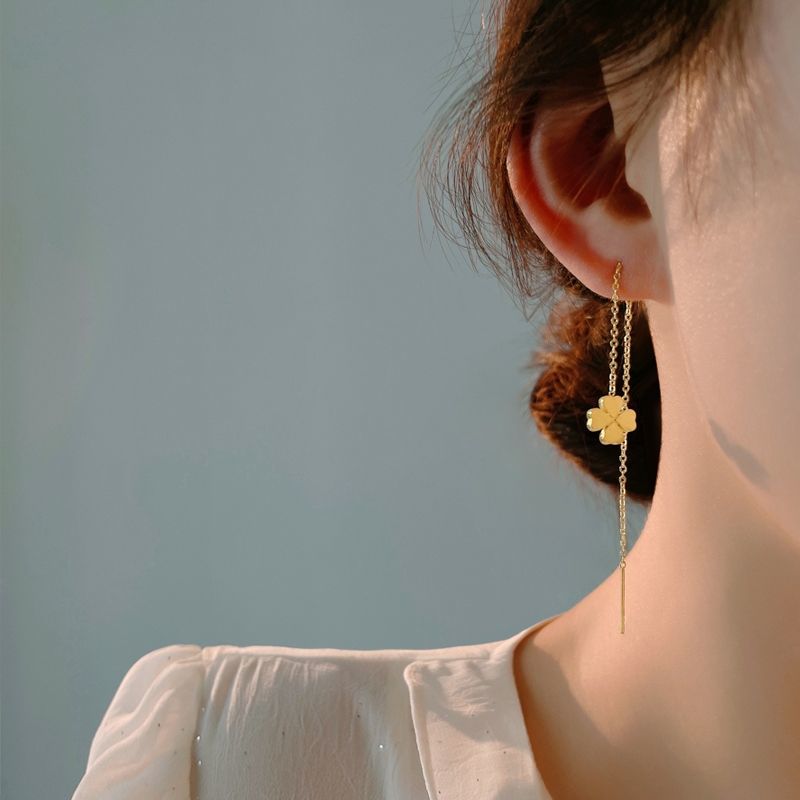 Anting Daun Semanggi Warna Emas – Hypoallergenic, Anti Kusam & Fashionable1