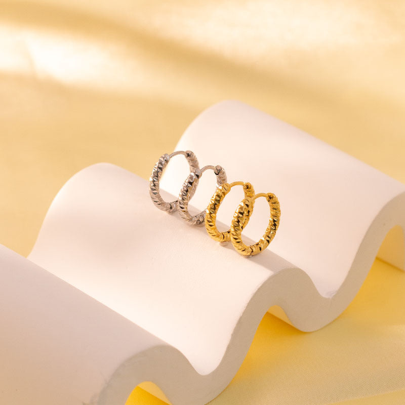 Anting Hoop Wanita – Stainless Steel Elegan, Anti Kusam & Bisa Personalisasi3