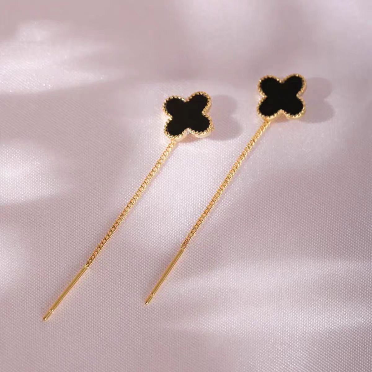Anting Rumbai Four-leaf clover Elegan – Anting Wanita Fashion Terbaru 20252