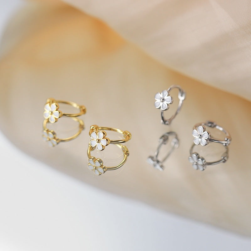 Anting titanium motif bunga aster kecil retro Korea untuk wanita anting sederhana5