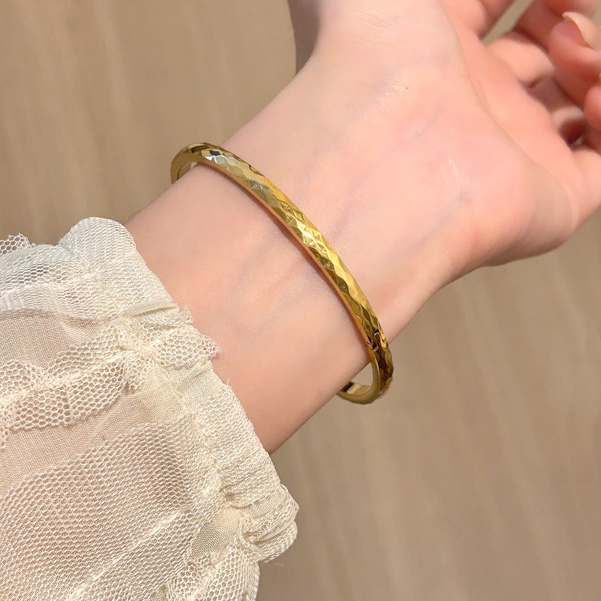 Gelang Berlian Titanium Gaya Eropa-Amerika – Elegan, Trendi, Harga Pabrik perhiasandirect
