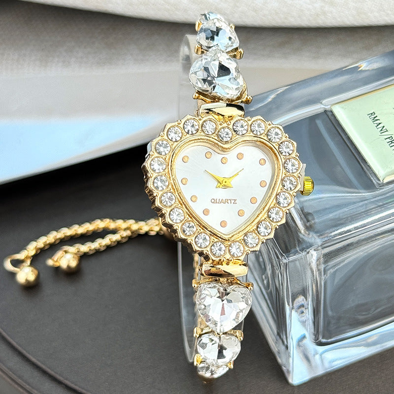 Gelang Dekoratif Bentuk Bunga Cinta Jam Kuarsa Dial Berlian Tali Tarik Jam Tangan Fashion Wanita6