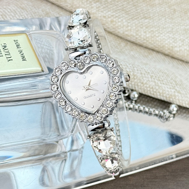 Gelang Dekoratif Bentuk Bunga Cinta Jam Kuarsa Dial Berlian Tali Tarik Jam Tangan Fashion Wanita7