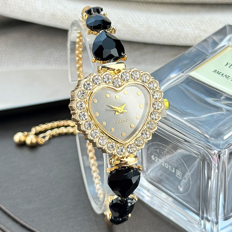 Gelang Dekoratif Bentuk Bunga Cinta Jam Kuarsa Dial Berlian Tali Tarik Jam Tangan Fashion Wanita9