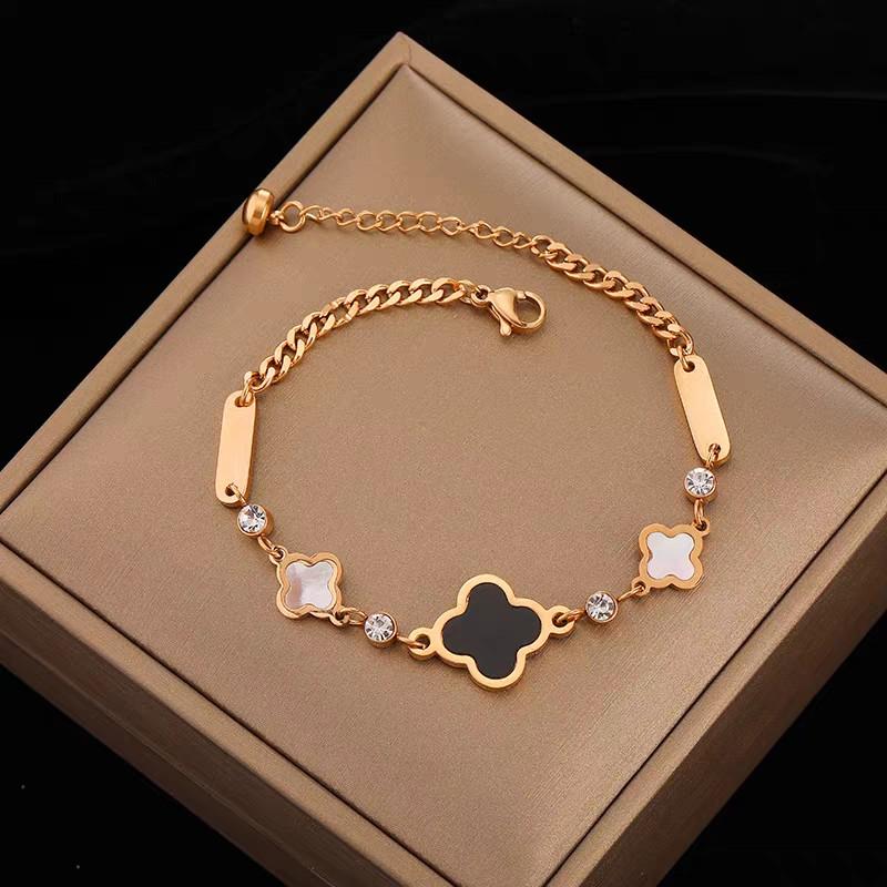 Gelang Titanium  Four-leaf Clover Wanita Kekinian  Anti Karat Tidak Luntur Fashion Wanita perhiasandirect