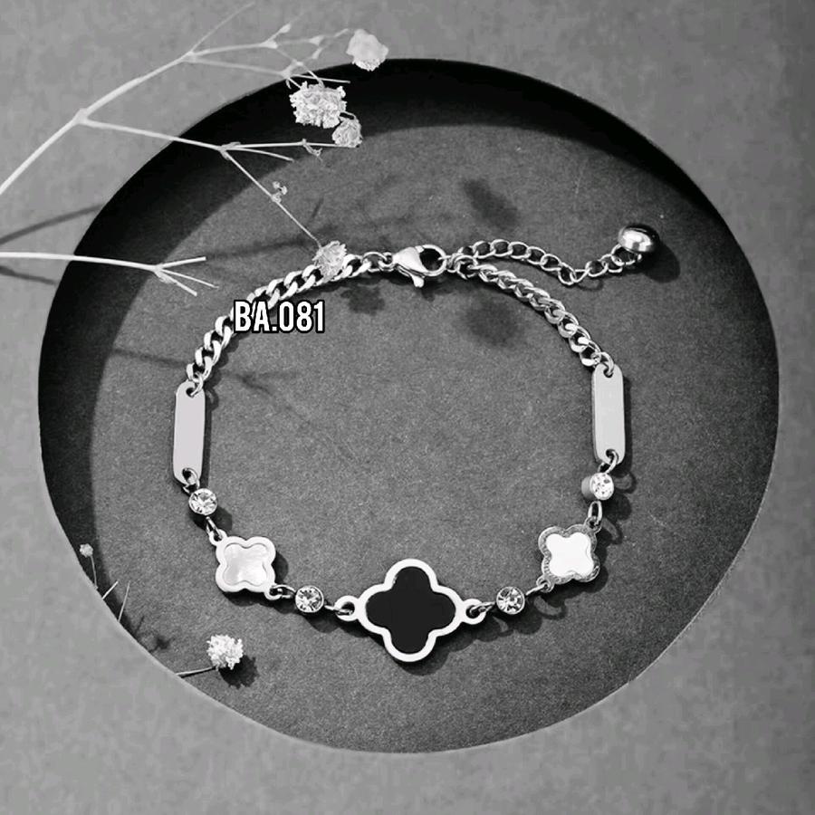 Gelang Titanium  Four-leaf Clover Wanita Kekinian  Anti Karat Tidak Luntur Fashion Wanita perhiasandirect