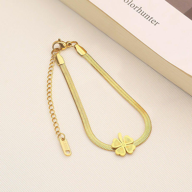 Jam Tangan titanium four-leaf clover Jam tangannya - Gelang Wanita Elegan Bermotif four-leaf clover 我的商店