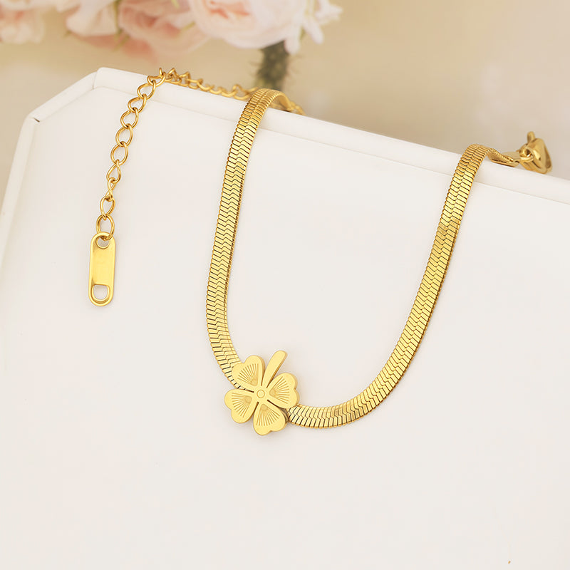 Jam Tangan titanium four leaf clover Jam tangannya - Gelang Wanita Elegan Bermotif four-leaf clover9