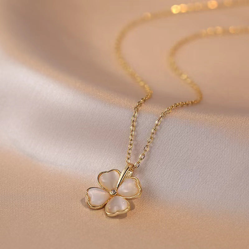 Kalung Four-Leaf Clover Opal – Titanium Anti Karat Elegan untuk Wanita Sehari-hari perhiasandirect