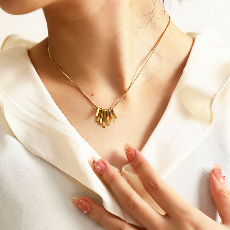 Kalung Fringe Emas 18k Wanita - Perhiasan Stainless Steel Elegan Anti Kusam, Aksesoris Harian Trendy, Hadiah untuk Pacar, Grosir Harga Terbaik2