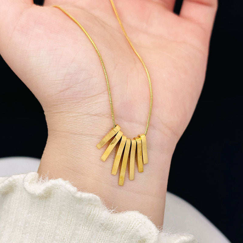 Kalung Fringe Emas 18k Wanita - Perhiasan Stainless Steel Elegan Anti Kusam, Aksesoris Harian Trendy, Hadiah untuk Pacar, Grosir Harga Terbaik4