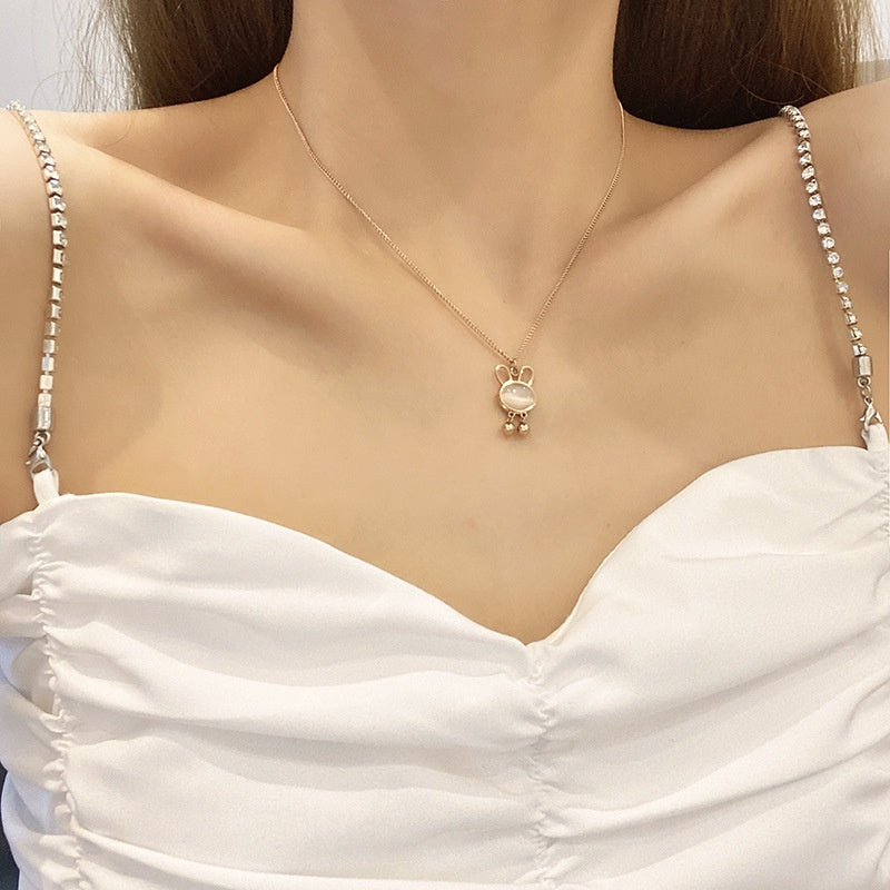 Kalung Kelinci Berlian Putih Wanita - Perhiasan Stainless Steel Elegan, Pendant Klasik dengan Rantai Emas, Grosir Harga Terbaik 3