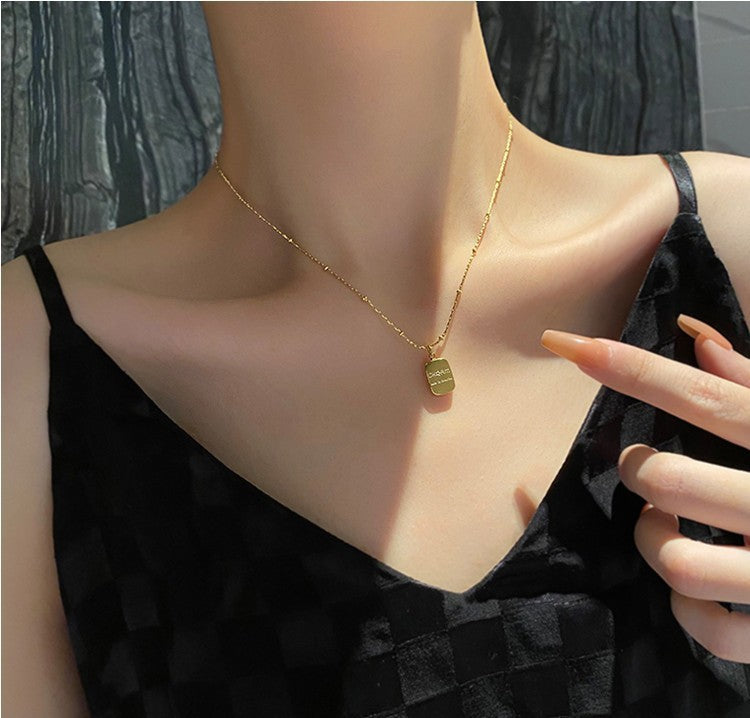 Kalung Kotak Emas 18k Wanita - Perhiasan Stainless Steel Elegan, Pendant Pembawa Keberuntungan, Hadiah untuk Pacar, Grosir Harga Terjangkau