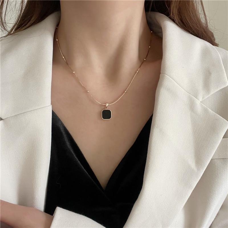 Kalung Huruf Kotak Hitam Pembawa Keberuntungan - Emas 18K Stainless Steel Anti Kusam - 我的商店