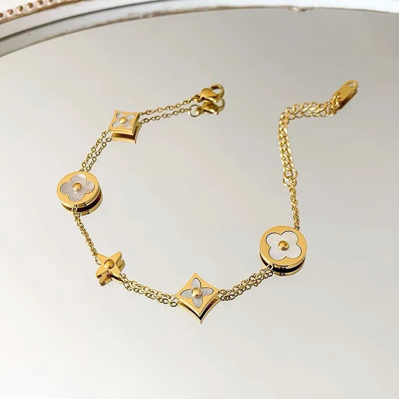 Gelang Wanita Daun Semanggi - Stainless Steel Anti Kusam, Aksesoris Gaya Korea - 我的商店