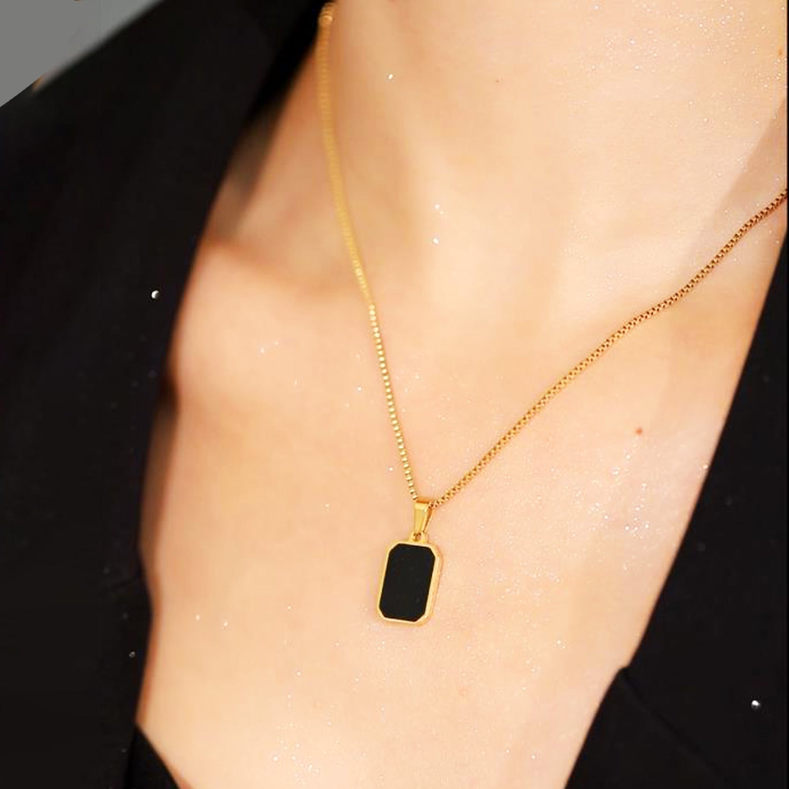 Kalung Huruf Kotak Hitam Pembawa Keberuntungan - Emas 18K Stainless Steel Anti Kusam - 我的商店