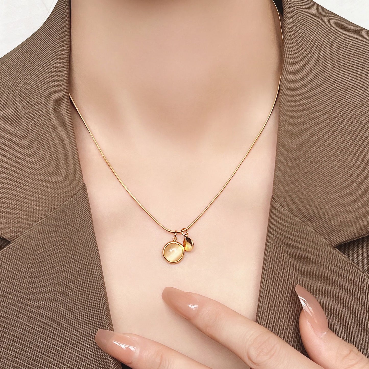 Kalung Wanita Manik Lapis Emas 18K - Stainless Steel, Tidak Kusam, Elegan & Cocok untuk Hadiah! - 我的商店