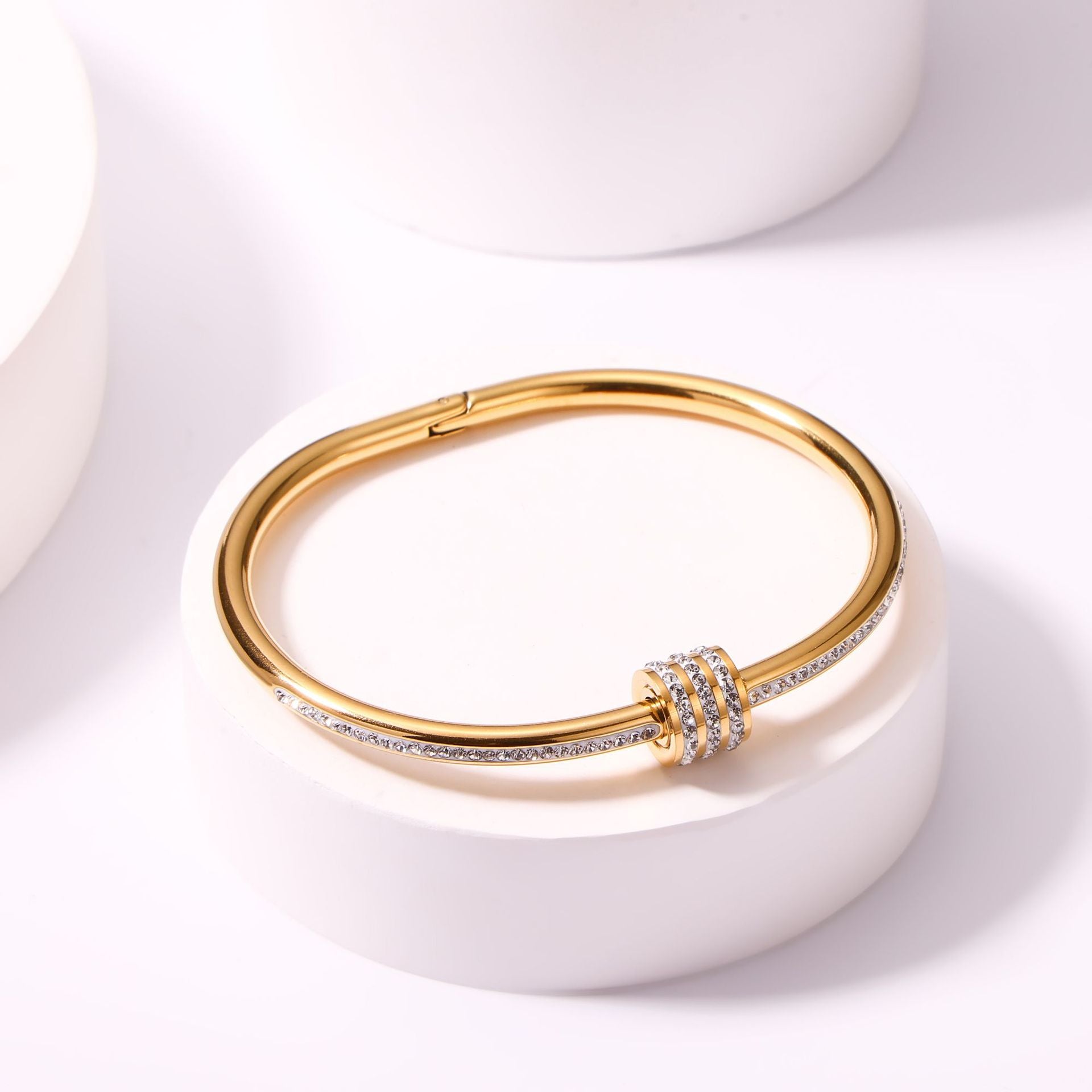 Gelang Fashion untuk Wanita - Berlian Lingkaran Stainless Steel | Perhiasan Mewah Hadiah Elegan - 我的商店