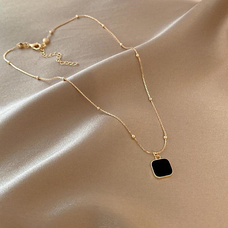 Kalung Huruf Kotak Hitam Pembawa Keberuntungan - Emas 18K Stainless Steel Anti Kusam - 我的商店