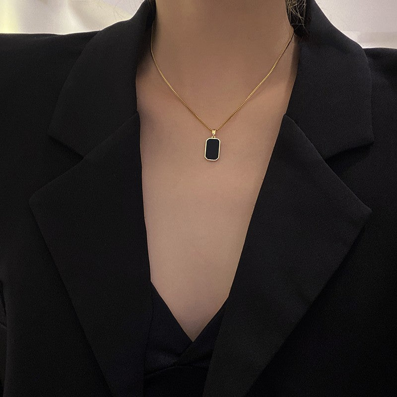 Kalung Huruf Kotak Hitam Pembawa Keberuntungan - Emas 18K Stainless Steel Anti Kusam - 我的商店