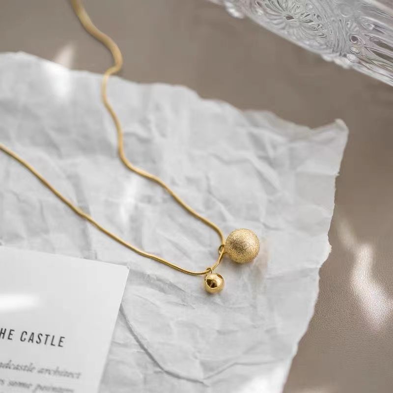 Kalung Bola Emas 18K Gaya Korea - Stainless Steel Anti Kusam, Aksesoris Fashion Wanita - 我的商店