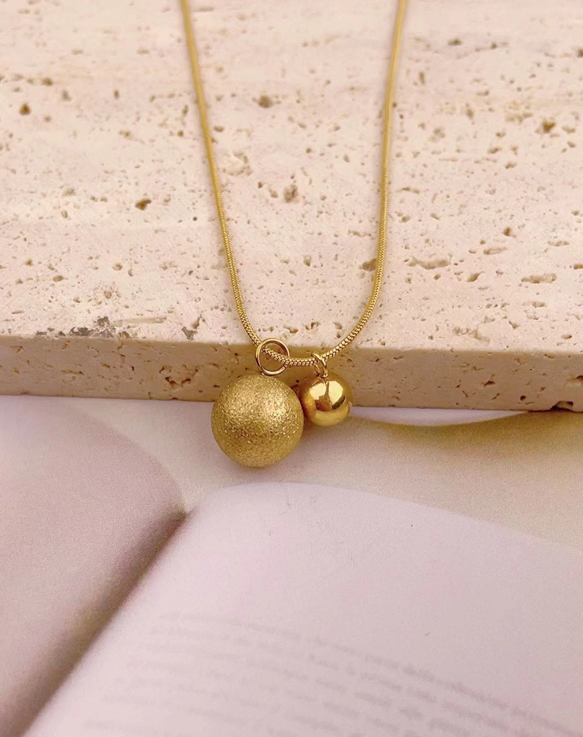Kalung Bola Emas 18K Gaya Korea - Stainless Steel Anti Kusam, Aksesoris Fashion Wanita - 我的商店