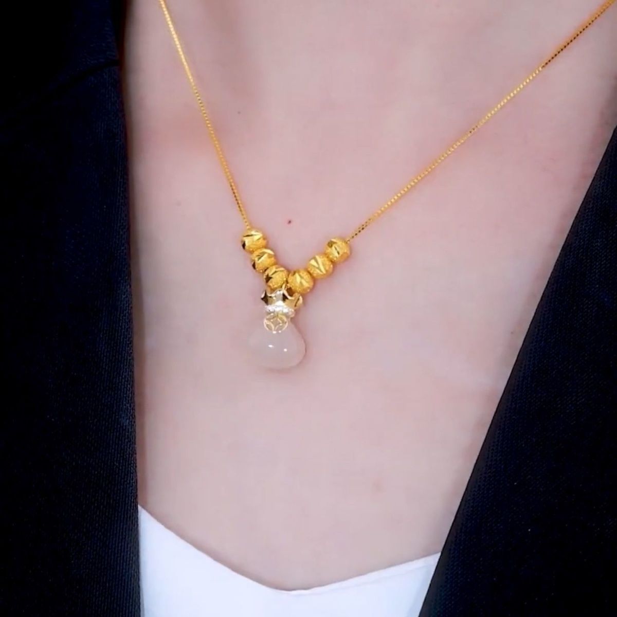 Kalung Lucky White Pocket Fashion Titanium Steel untuk Wanita - Anti Pudar & Hypoallergenic | Perhiasan Hadiah Elegan