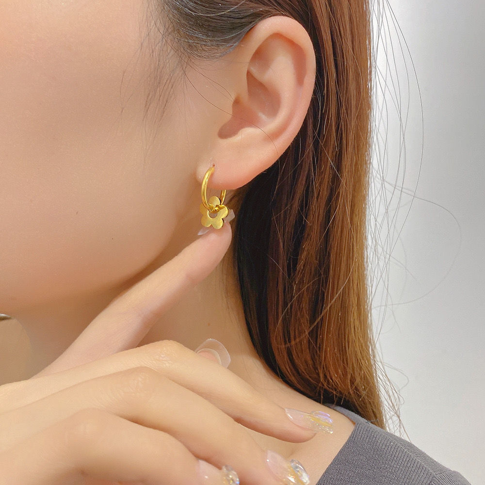 Anting Bunga Titanium Steel Emas 14K dengan Cubic Zirconia - Cartilage & Huggie Piercing | Perhiasan Elegan - 我的商店