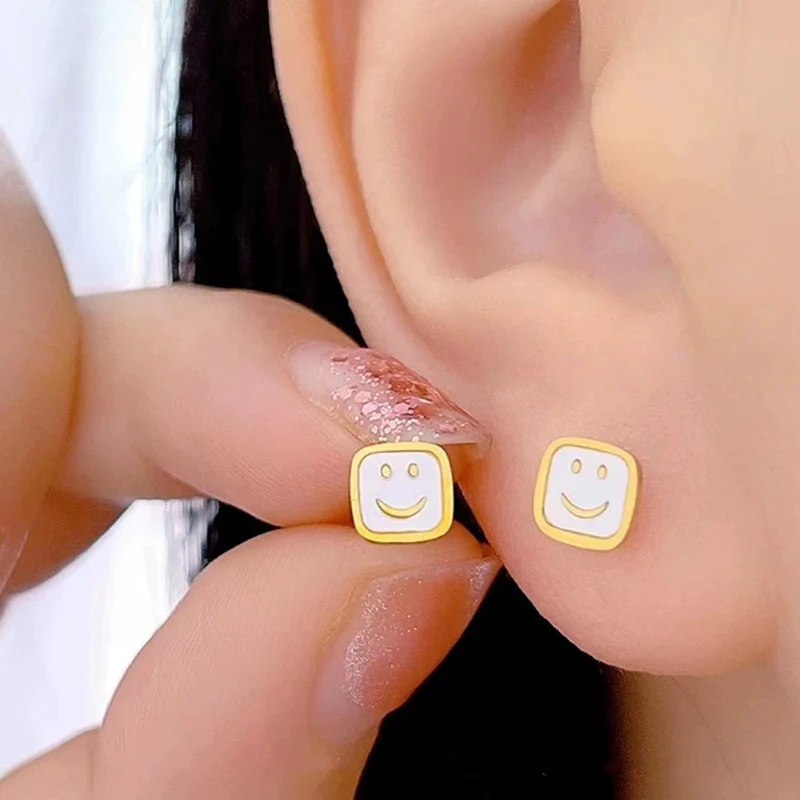 Anting Wajah Senyum Putih Baja Stainless perhiasandirect