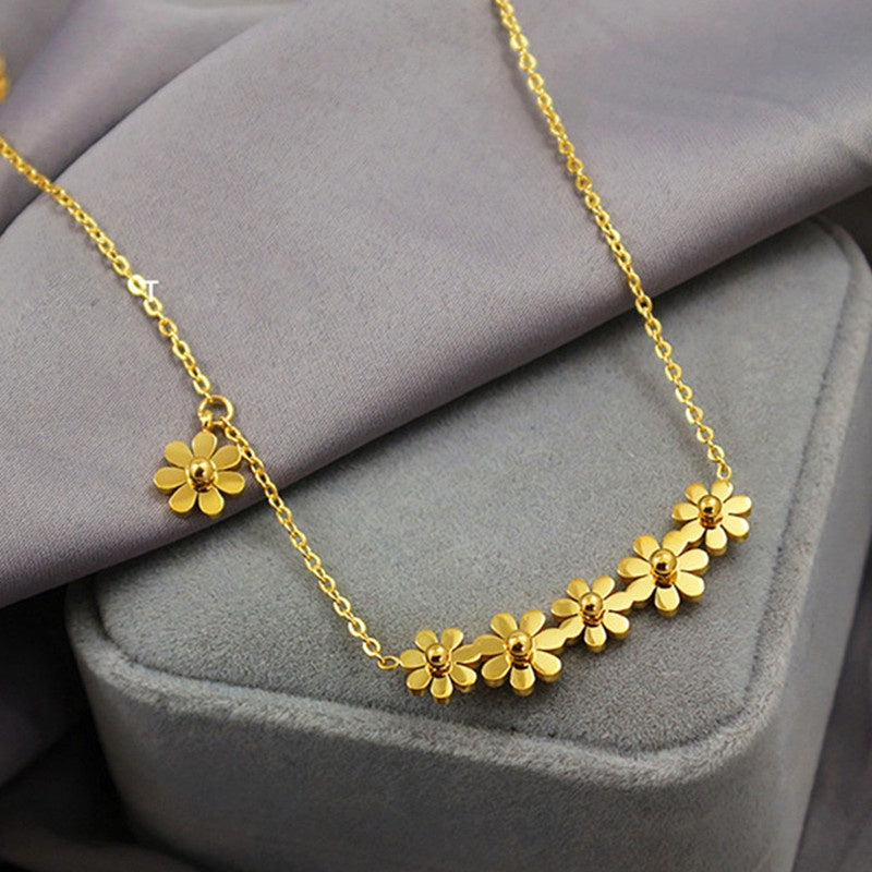 Kalung Wanita Liontin Bunga Daisy - Stainless Steel Lapis Emas, Tidak Kusam, Elegan & Trendi! - 我的商店