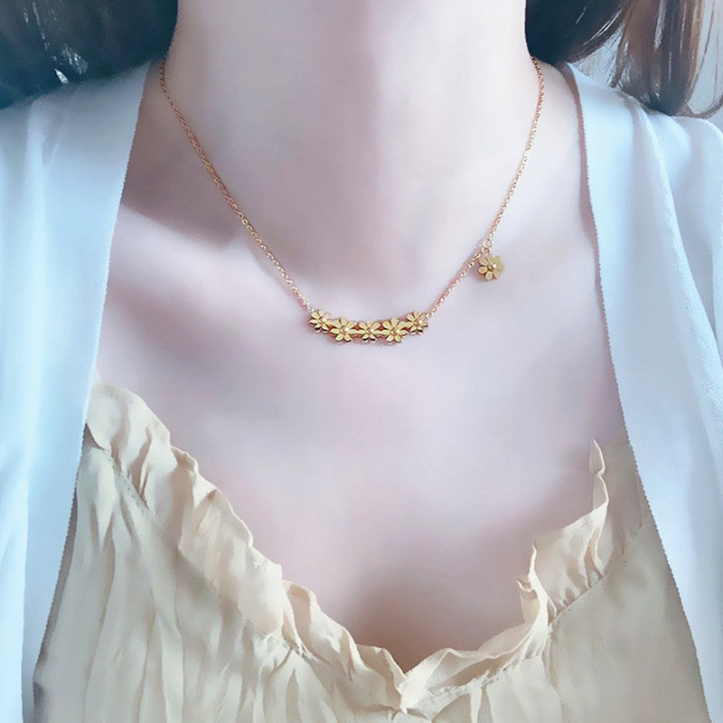 Kalung Wanita Liontin Bunga Daisy - Stainless Steel Lapis Emas, Tidak Kusam, Elegan & Trendi! - 我的商店