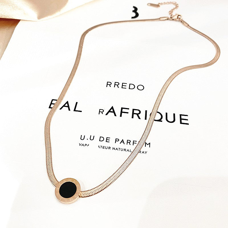 Kalung Liontin Angka Romawi Bulat 18K Emas Rose untuk Wanita – Perhiasan Baja Titanium Anti Karat - 我的商店