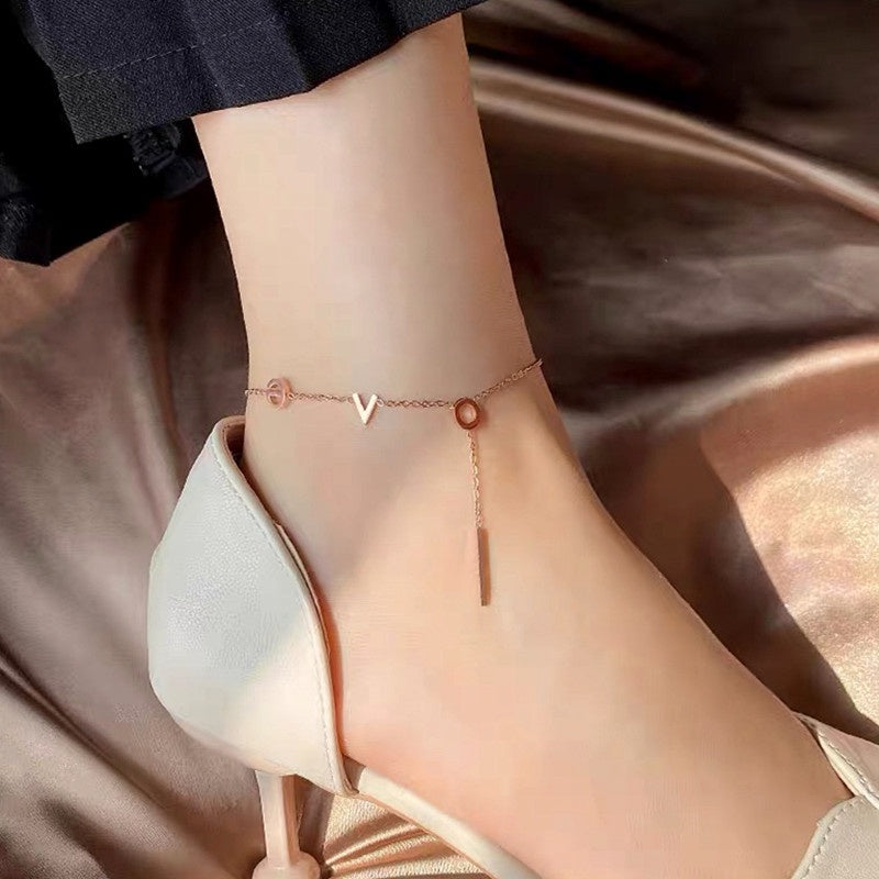 Gelang Kaki "LOVE" Wanita - Rantai Emas Stainless Steel Anti Kusam, Aksesoris Pantai