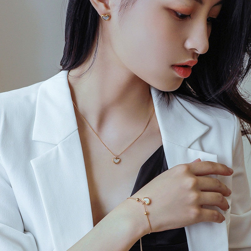 Kalung Choker Wanita Liontin Hati Kupu-Kupu - Stainless Steel Lapis Emas Putih, Elegan & Cocok untuk Setiap Acara! - 我的商店