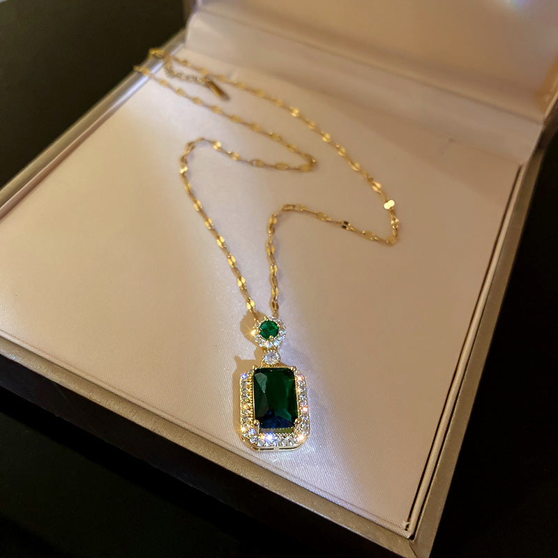Kalung Giok Emas 18K untuk Wanita – Liontin Rantai Baja Tahan Karat, Perhiasan Elegan, Hadiah untuk Sahabat - 我的商店