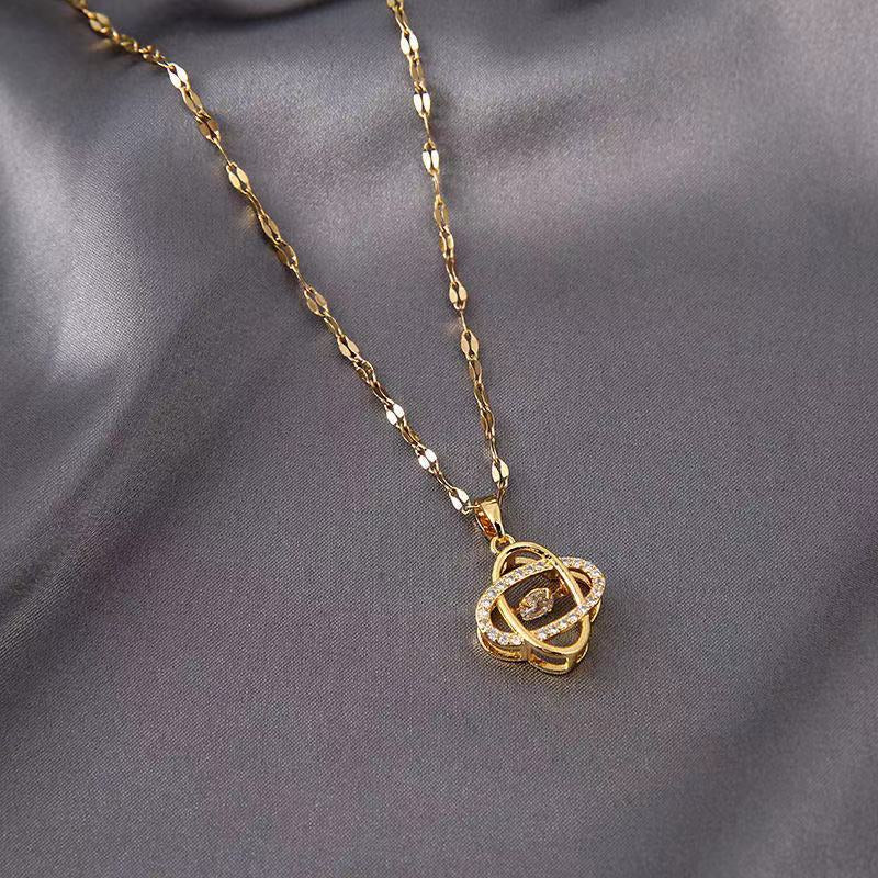 Kalung Berlian Clover Emas untuk Wanita - Pendant Stainless Steel Vintage Anti Pudar | Kwintas Perhiasan Elegan - 我的商店