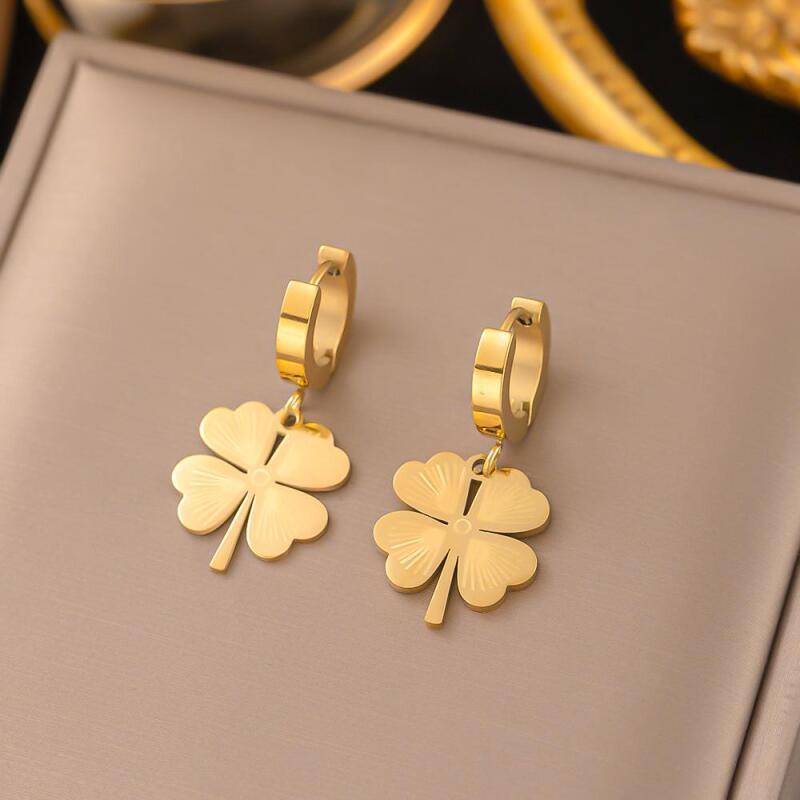 Anting Pasangan Wanita Stainless Steel Motif Bunga 4 Daun Anti Luntur perhiasandirect