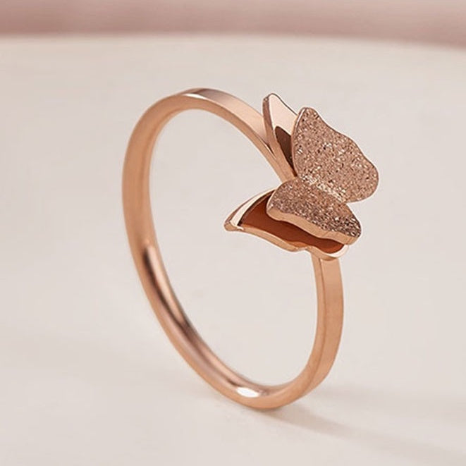 Grosir Cincin Kupu-Kupu Fashion untuk Wanita – Baja Tahan Karat, Lapisan Emas 18K, Perhiasan Mewah Kore